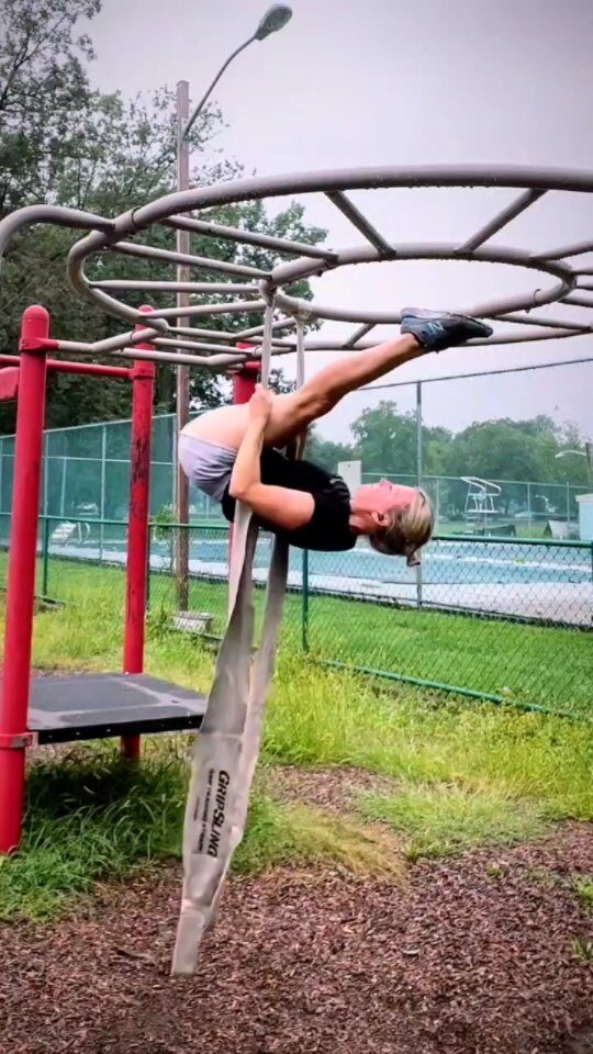 Creative movement courtesy of @apb10007 🔥🔥🔥

@apb10007 Awesome work with your training straps, Anne! Thanks for sharing all the fun workouts!!